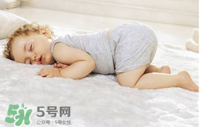 什么時候給寶寶剪指甲？寶寶多大可以剪指甲？