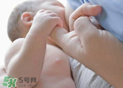 母乳喂養(yǎng)會胸下垂嗎？母乳喂養(yǎng)胸部下垂怎么辦？