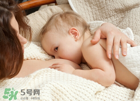 母乳喂養(yǎng)會胸下垂嗎？母乳喂養(yǎng)胸部下垂怎么辦？