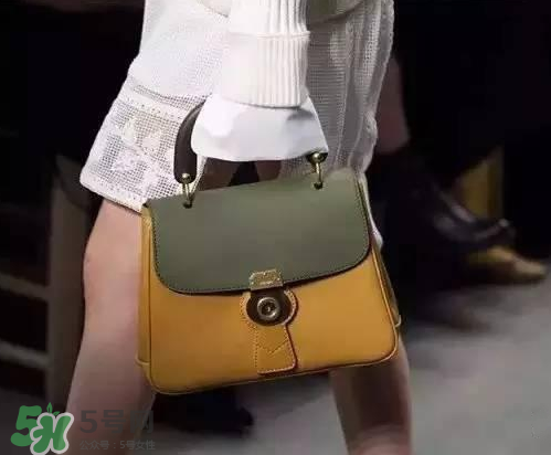 burberry dk88鎖頭包尺寸多大？巴寶莉dk88包有幾種尺寸？