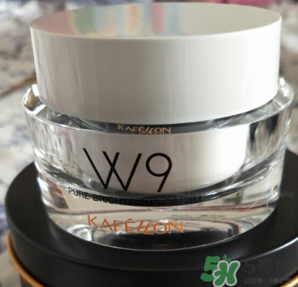 凱芙蘭素顏霜怎么用？凱芙蘭w9素顏霜使用方法