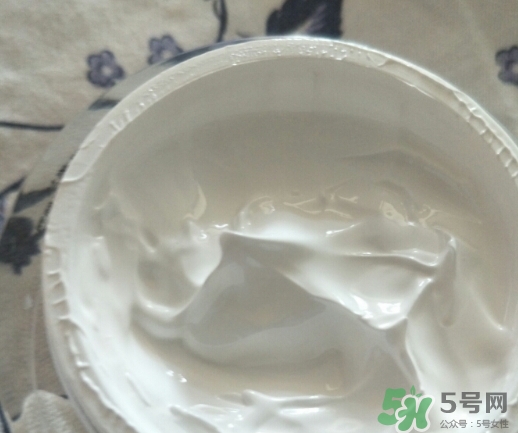 凱芙蘭素顏霜怎么用？凱芙蘭w9素顏霜使用方法