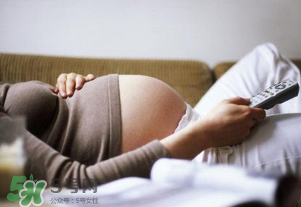孕婦熬夜對胎兒有什么影響？孕婦熬夜的危害