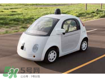 李彥宏坐無(wú)人駕駛汽車上五環(huán) 無(wú)人駕駛汽車什么時(shí)候上市？