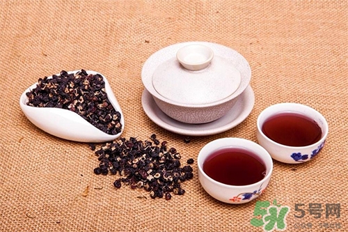 黑枸杞可以天天喝嗎？黑枸杞泡水一天喝幾次