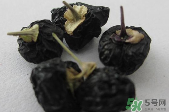 黑枸杞和玫瑰花可以一起泡水喝嗎？玫瑰花黑枸杞泡著喝有什么功效