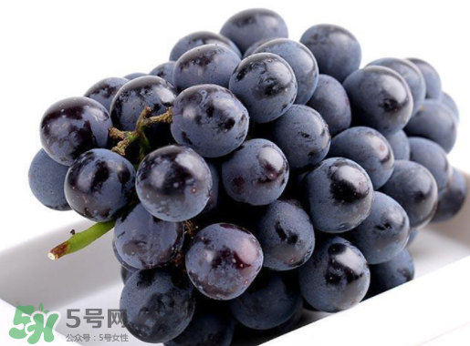 夏黑葡萄皮能吃嗎？夏黑葡萄怎么吃？