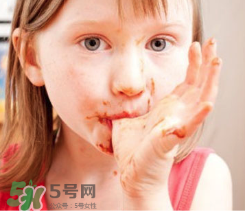 寶寶愛吃甜食智力會下降嗎？兒童愛吃糖會影響智力嗎？