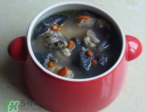 榴蓮殼燉排骨殼能吃嗎？榴蓮殼燉排骨什么味道？