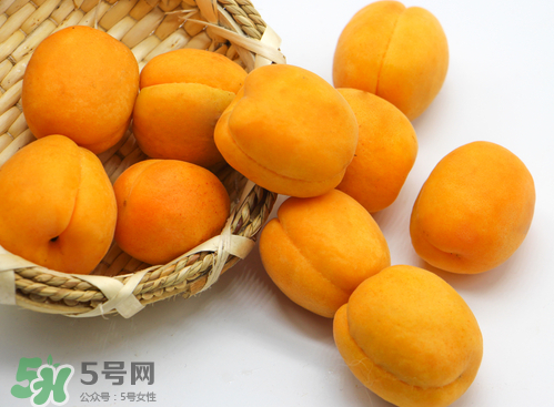 黃桃和水蜜桃哪個(gè)好吃？黃桃和水蜜桃的區(qū)別