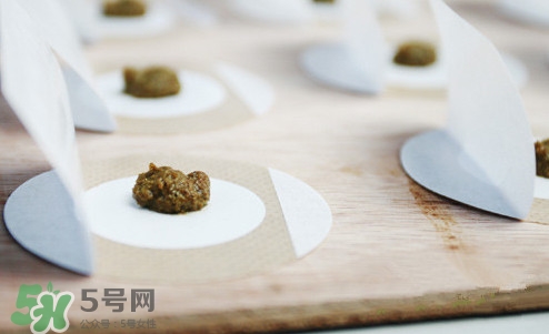 三伏灸一療程多少錢？三伏灸和三伏貼的區(qū)別