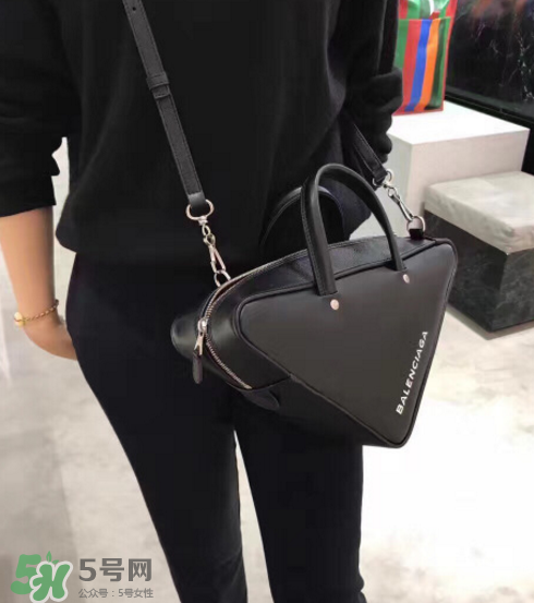 balenciaga三角包尺寸多大？巴黎世家三角形包包尺寸介紹
