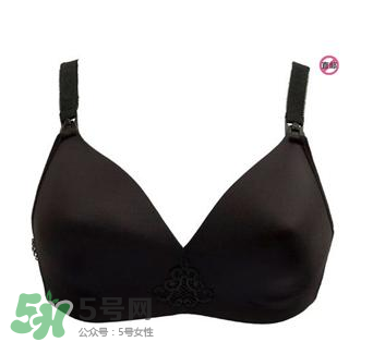 哺樂多和媽媽喂哪個好？哺樂多和媽媽喂內(nèi)衣怎么選？