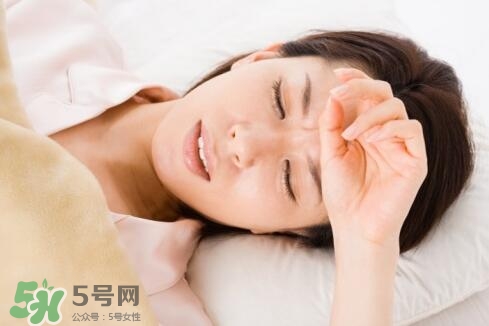 孕婦打噴嚏會嚇著寶寶嗎？孕婦打噴嚏對胎兒有影響嗎？