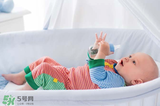 嬰兒吐奶和氙氣有關(guān)系嗎？氙氣會影響嬰兒吐奶嗎？