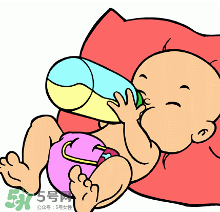 嬰兒吐奶有黃水怎么辦？嬰兒吐奶會吐黃水嗎？