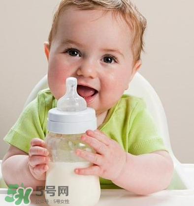 如何戒夜奶寶寶不痛苦？寶寶如何戒夜奶？