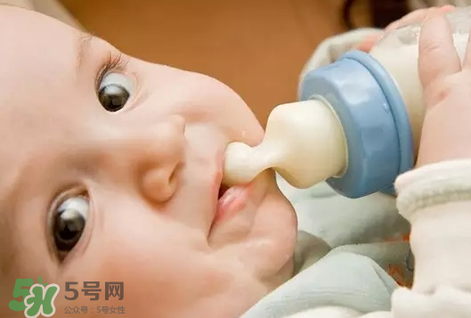 如何戒夜奶寶寶不痛苦？寶寶如何戒夜奶？