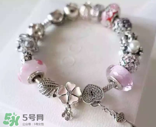 潘多拉手鏈好還是手鐲好？pandora手鏈和手鐲哪個比較好看？