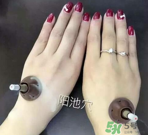 艾艾貼灸出水珠為什么？艾艾貼后有水珠要擦嗎？