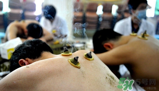 貼三伏灸癢是怎么回事？貼三伏灸癢怎么辦？