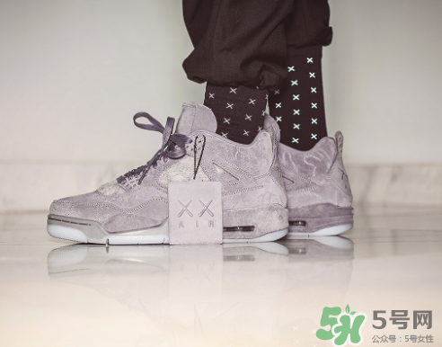 kaws與air jordan 4黑色版本親友限定款什么時候發(fā)售？