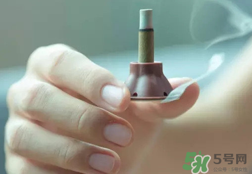 艾艾貼可以貼肚臍眼嗎？艾艾貼貼肚臍有什么作用？