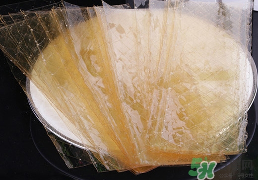 吉利丁片是什么？吉利丁片怎么做布??？