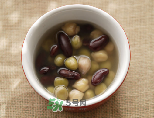三伏天可以喝綠豆湯嗎？三伏天是喝綠豆湯還是喝生姜水？
