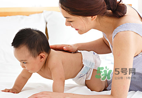 剖腹產(chǎn)后催乳按摩方法 剖腹產(chǎn)怎么催乳好？