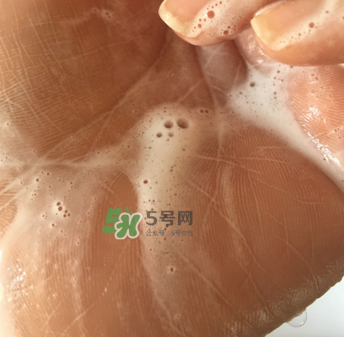 貝蜜清凈痘控油潔面啫喱怎么樣？貝蜜清祛痘控油潔面啫喱好用嗎？