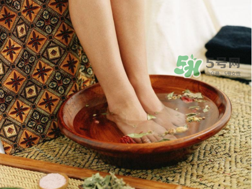 三伏天能用姜泡腳嗎？三伏天用姜泡腳好嗎？