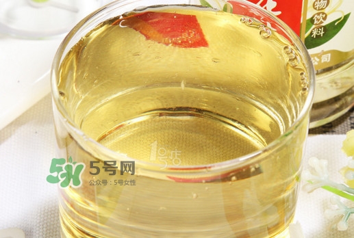 金銀花露是飲料嗎？金銀花露是飲料還是藥？