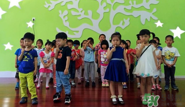 寶寶不去幼兒園怎么辦？寶寶不去幼兒園哭鬧怎么勸導？