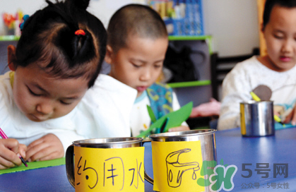 寶寶不去幼兒園怎么辦？寶寶不去幼兒園哭鬧怎么勸導？