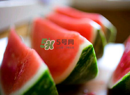 三伏天坐月子可以吃西瓜嗎？三伏天坐月子吃西瓜好嗎？