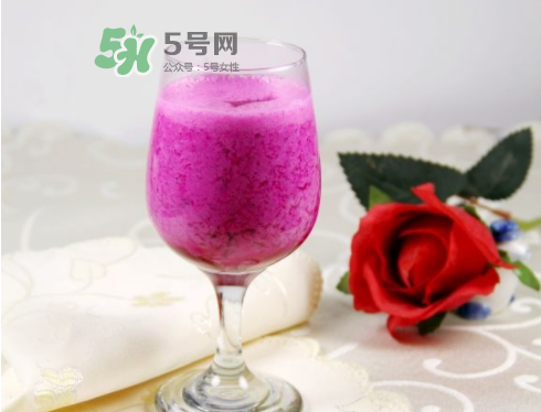 紅心火龍果能和酸奶一起吃嗎？紅心火龍果和酸奶榨汁好嗎？