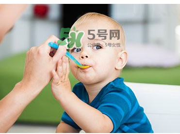 寶寶沒長(zhǎng)牙能吃面條嗎？寶寶沒長(zhǎng)牙能不能喂面條？