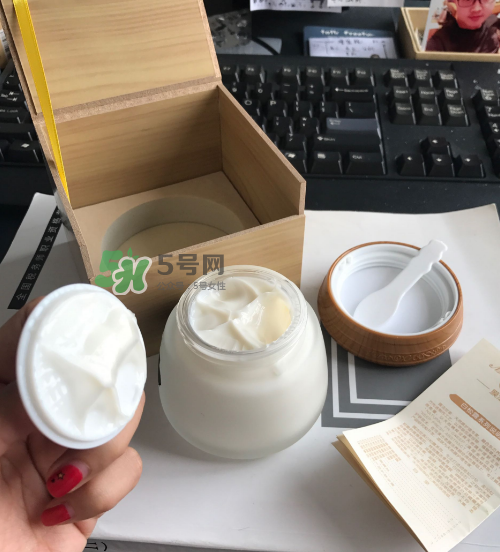 膜法世家白松露睡眠面膜怎么樣？膜法世家睡眠面膜好用嗎？