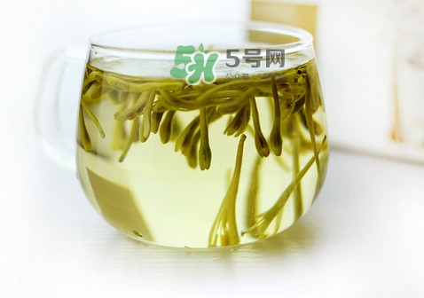 金銀花茶苦嗎？喝金銀花茶需要注意什么
