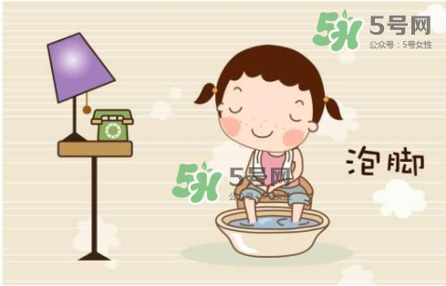 三伏天用什么泡腳最好？三伏天用什么泡腳去濕氣？