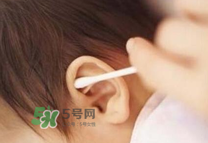 兒童耳屎成硬塊怎么辦？兒童耳屎成硬塊有危害嗎？
