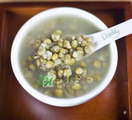 寶寶能喝綠豆水嗎？寶寶能喝綠豆湯嗎？