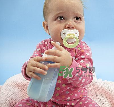 寶寶能喝蜂蜜水嗎？蜂蜜水寶寶能長期喝嗎？