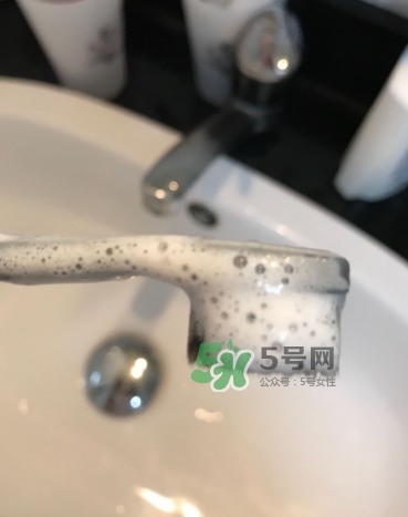 lg竹鹽牙膏怎么樣？lg竹鹽按壓牙膏怎么用？