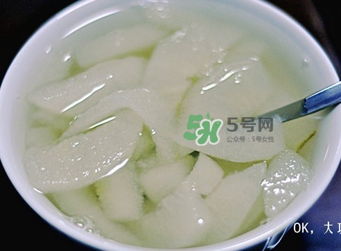梨子冰糖可以治咳嗽嗎？梨子冰糖水止咳嗎