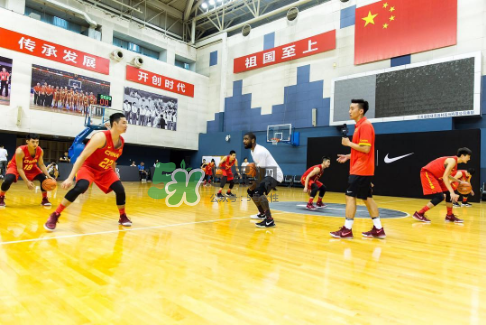 歐文同款黑白鴛鴦夜光kyrie 3怎么定制_在哪里買(mǎi)？