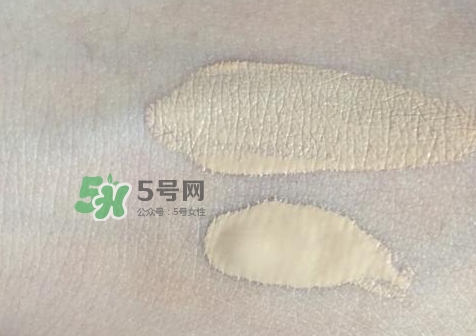 硅膠粉撲和海綿粉撲哪個好？硅膠粉撲和美妝蛋哪個好