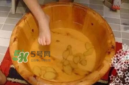 生姜泡腳怎么弄？生姜泡腳要去皮嗎