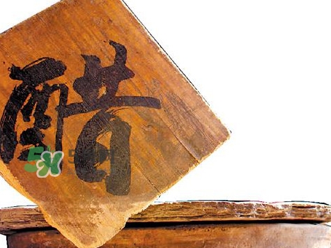 醋泡腳用白醋還是陳醋？泡腳用什么醋最好？